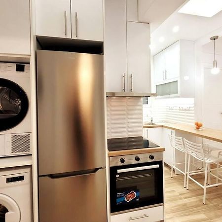 Acropolis Thisio Apartment 2 Bedrooms 2 Bathrooms أثينا المظهر الخارجي الصورة