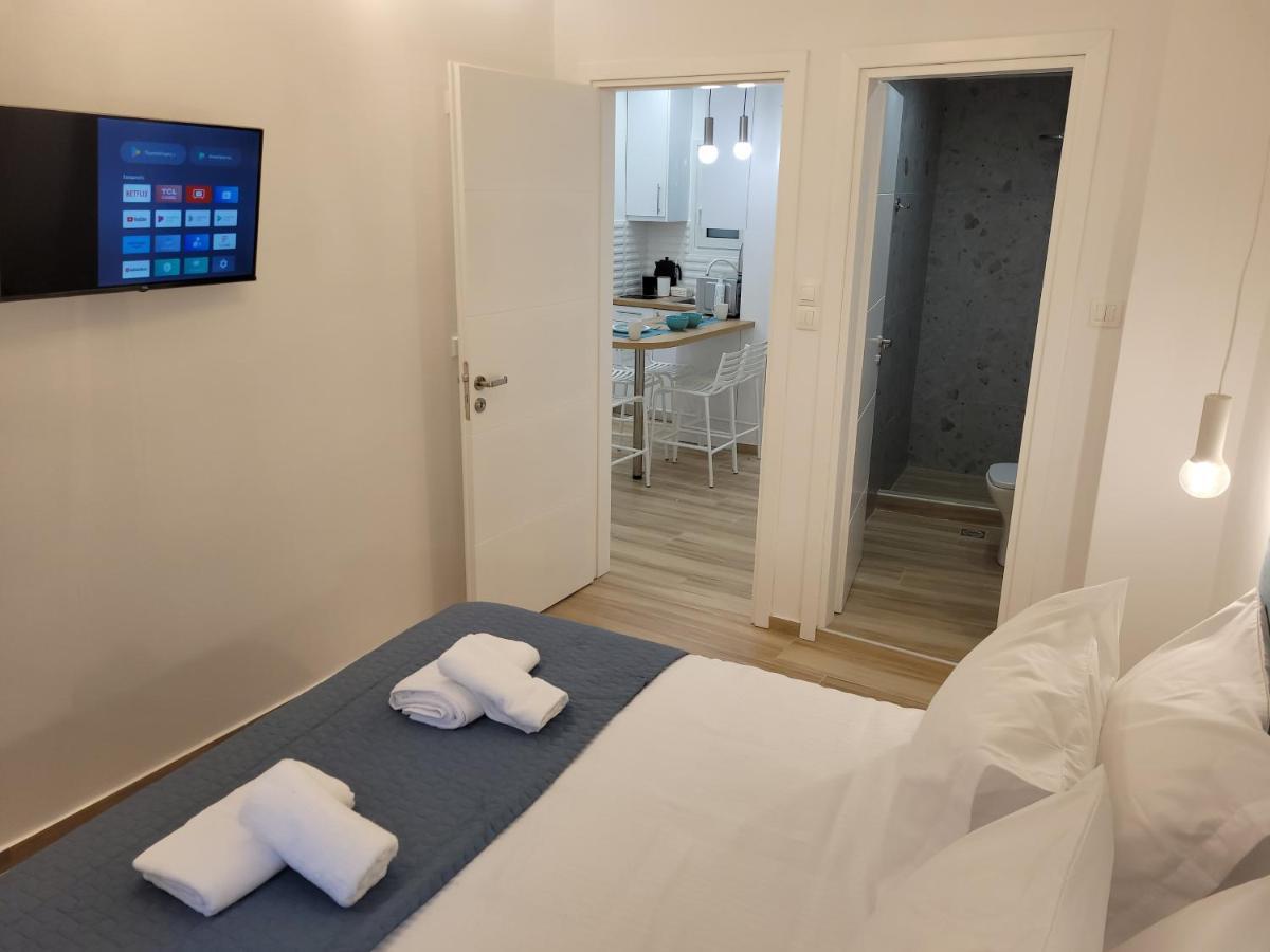 Acropolis Thisio Apartment 2 Bedrooms 2 Bathrooms أثينا المظهر الخارجي الصورة