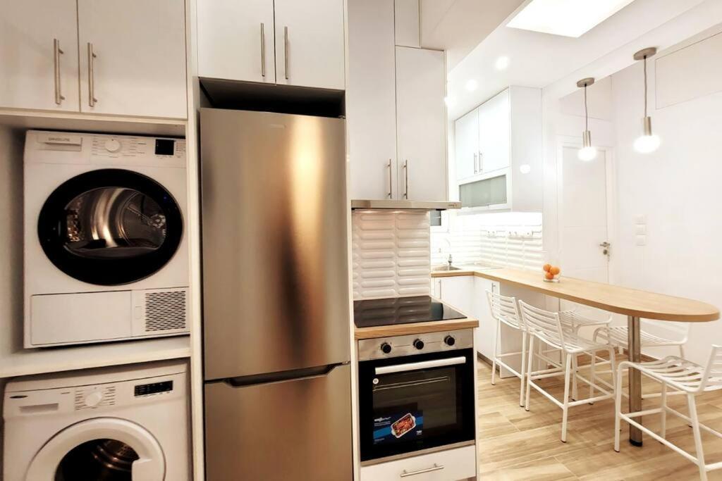 Acropolis Thisio Apartment 2 Bedrooms 2 Bathrooms أثينا المظهر الخارجي الصورة