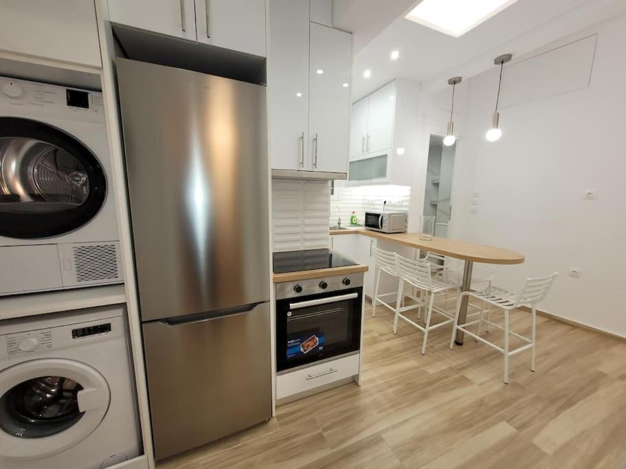 Acropolis Thisio Apartment 2 Bedrooms 2 Bathrooms أثينا المظهر الخارجي الصورة