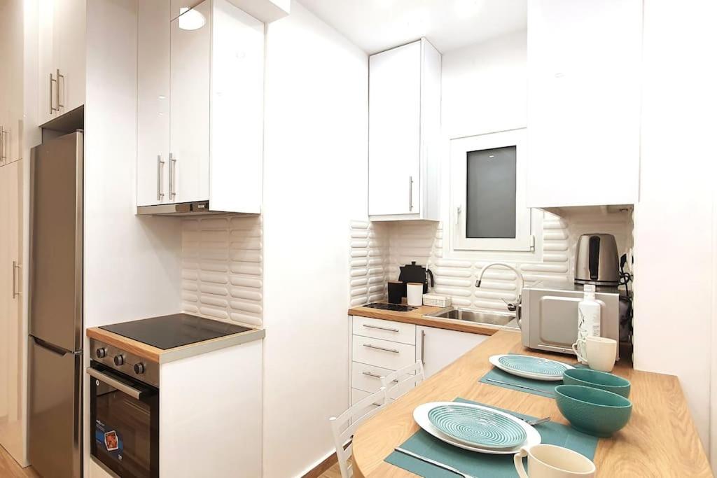 Acropolis Thisio Apartment 2 Bedrooms 2 Bathrooms أثينا المظهر الخارجي الصورة